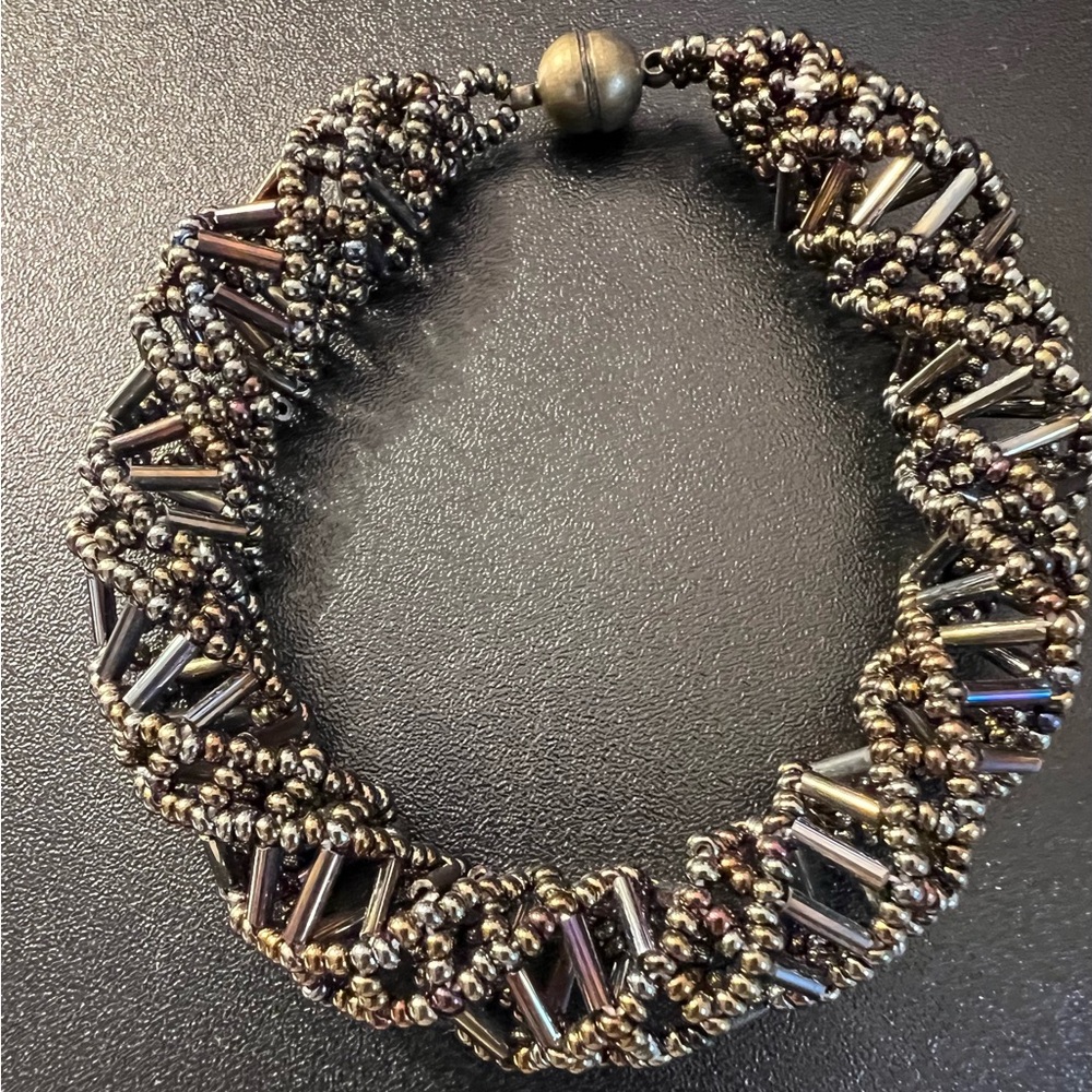 Funky Double Helix DNA Round Baguette Black Irridescent Beaded Bracelet